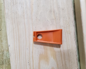 Hanger orange w/BD profile f/aluminum support rail